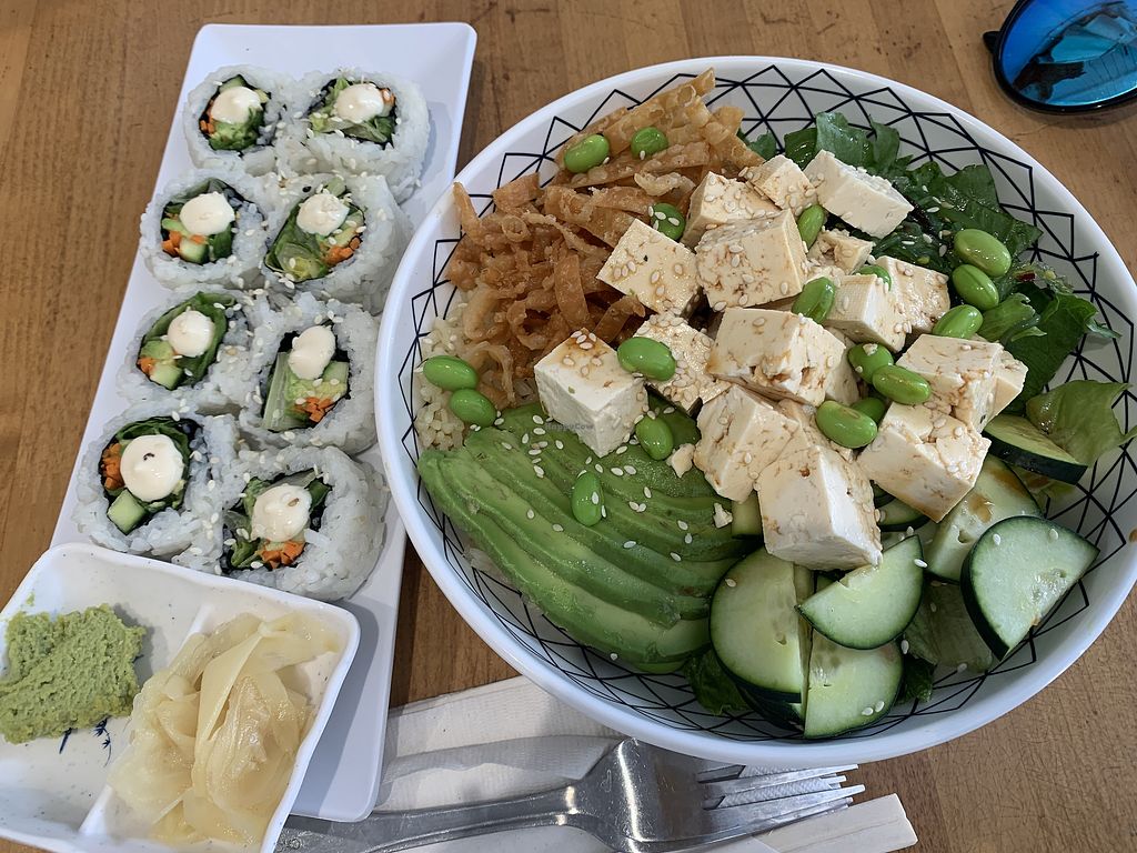 tofu poke bowl